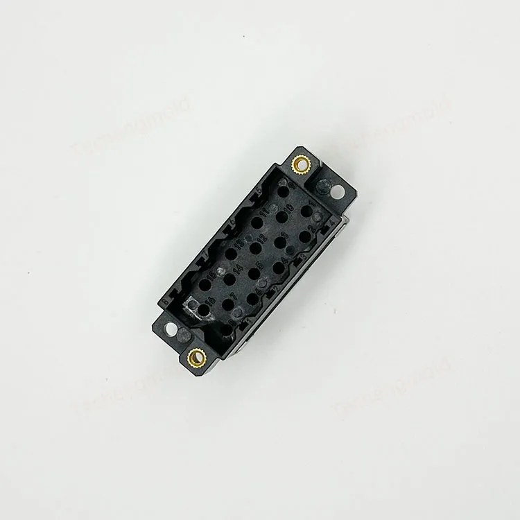 特诚科技PBT精密注塑件实拍 1
